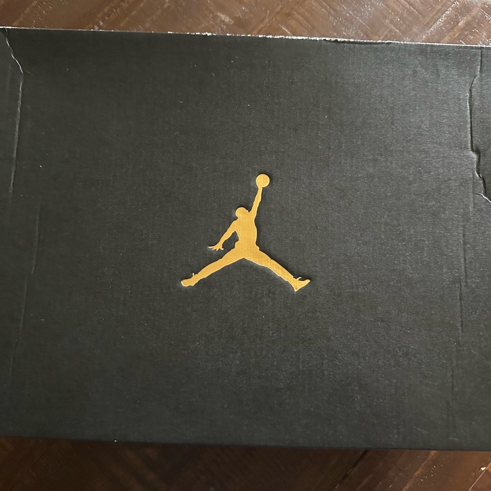 JORDAN 11 Retro Low Barons